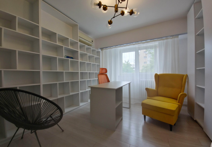 Apartament decomandat de 4 camere, mobilat si utilat complet.
