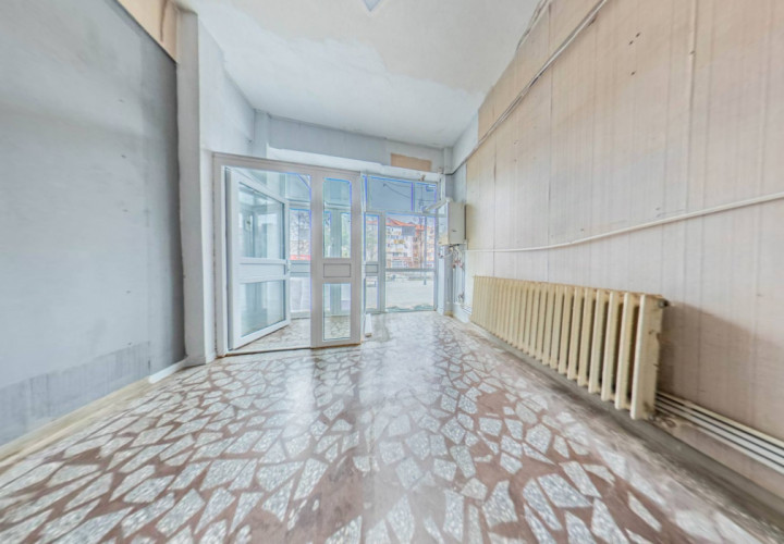 Spatiu comercial in Ansamblul Peco